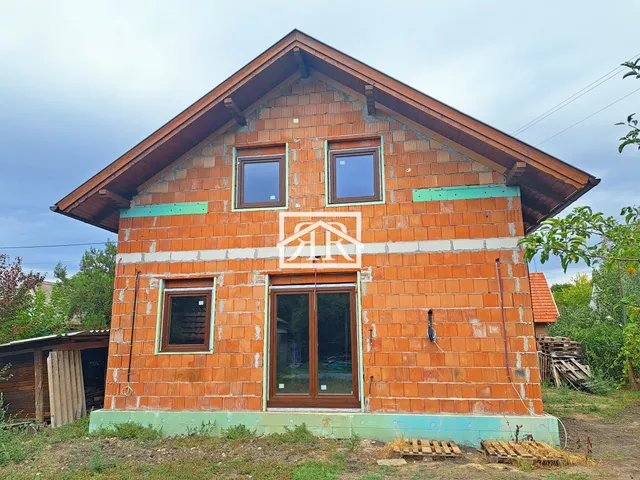 Eladó ház Szeged, Baktói kiskertek, Hosszú-töltés út 104 nm