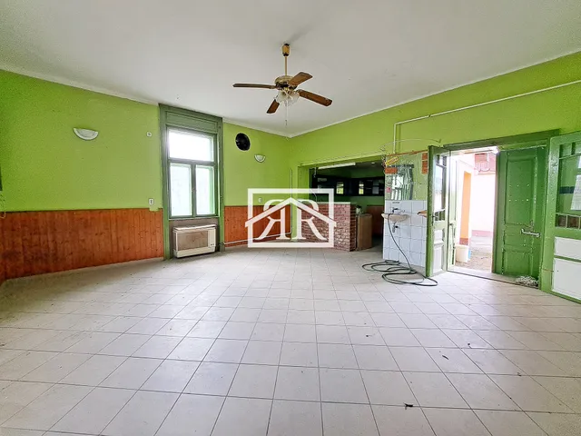 Eladó kereskedelmi és ipari ingatlan Apátfalva 200 nm