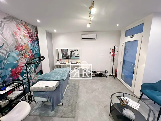 Kiadó kereskedelmi és ipari ingatlan Deszk, Alkotmány utca 50 nm