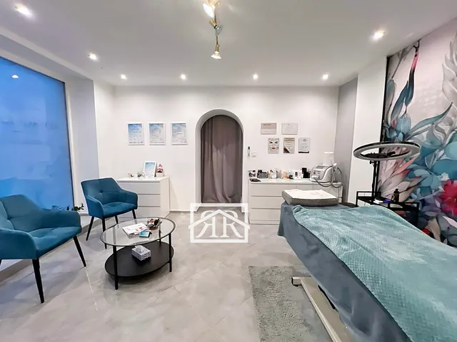 Kiadó kereskedelmi és ipari ingatlan Deszk, Alkotmány utca 50 nm