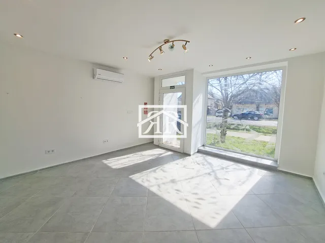 Kiadó kereskedelmi és ipari ingatlan Deszk, Alkotmány utca 31 nm