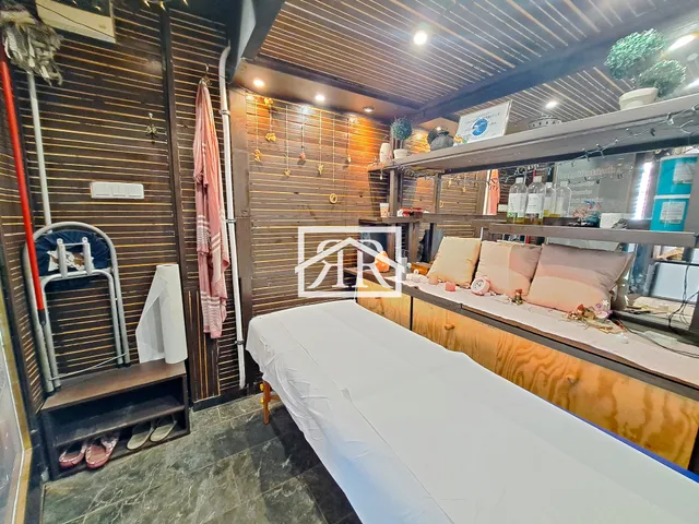 Kiadó kereskedelmi és ipari ingatlan Szeged, Belváros, Párizsi krt 12 nm