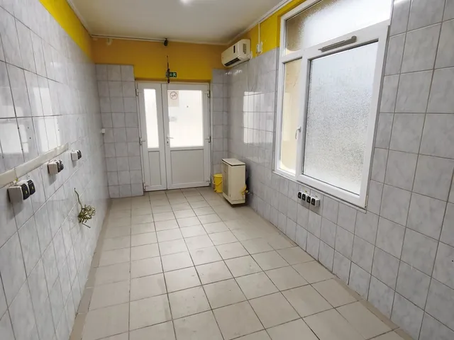 Eladó kereskedelmi és ipari ingatlan Buj 24 nm