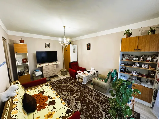 Eladó lakás Komló 40 nm