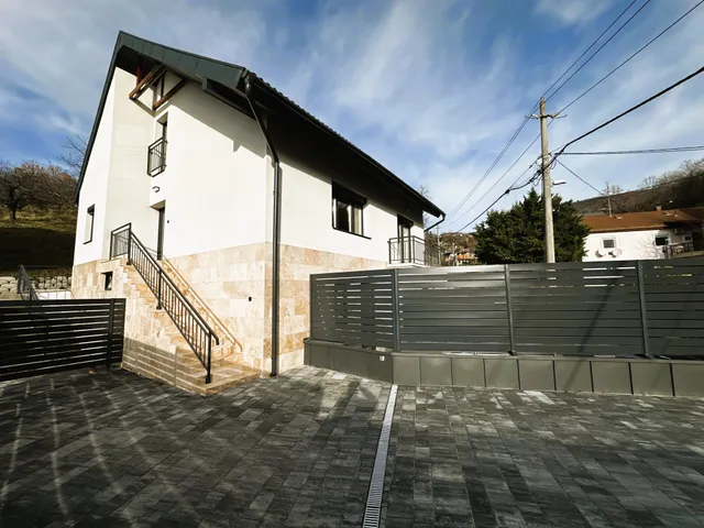 Eladó lakás Pécs 76 nm