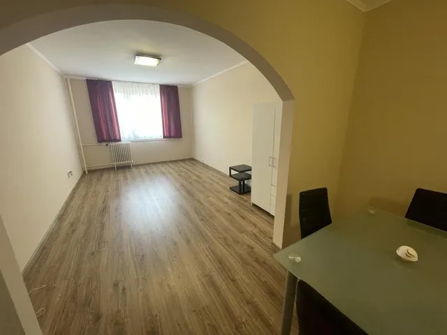 Kiadó lakás Győr, Adyváros 53 nm