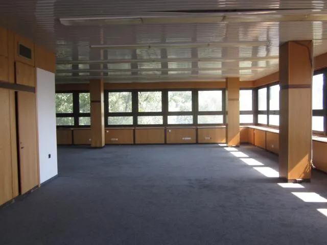 Eladó kereskedelmi és ipari ingatlan Győr, Újváros 2400 nm