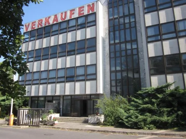 Eladó kereskedelmi és ipari ingatlan Győr, Újváros 2400 nm