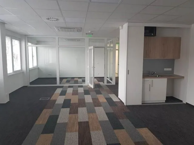 Kiadó kereskedelmi és ipari ingatlan Győr, Szabadhegy 76 nm
