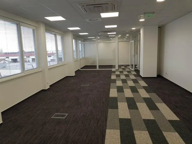 Kiadó kereskedelmi és ipari ingatlan Győr, Szabadhegy 76 nm