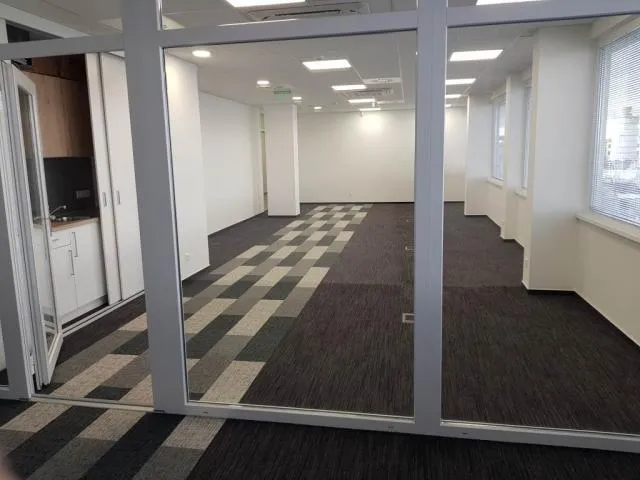 Kiadó kereskedelmi és ipari ingatlan Győr, Szabadhegy 76 nm