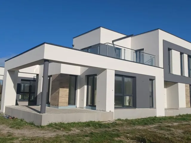 Eladó ház Győr, Révfalu 184 nm