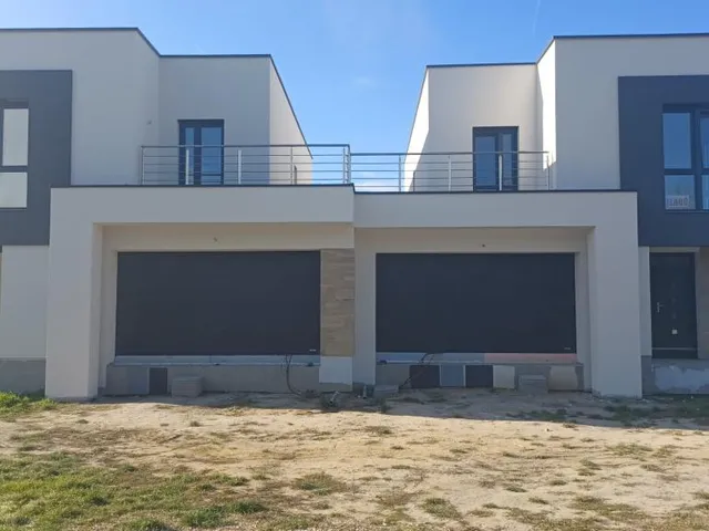 Eladó ház Győr, Révfalu 184 nm
