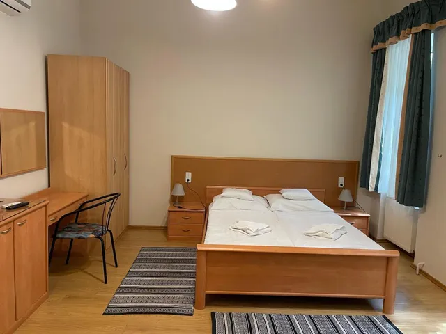 Eladó kereskedelmi és ipari ingatlan Győr, Belváros 253 nm