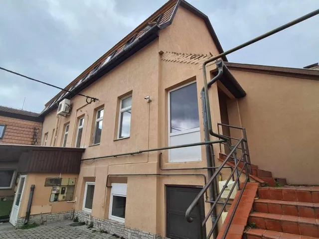 Eladó ház Pápa 1127 nm