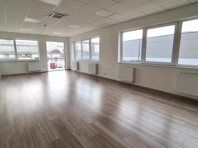 Kiadó kereskedelmi és ipari ingatlan Győr, Gyárváros 40 nm