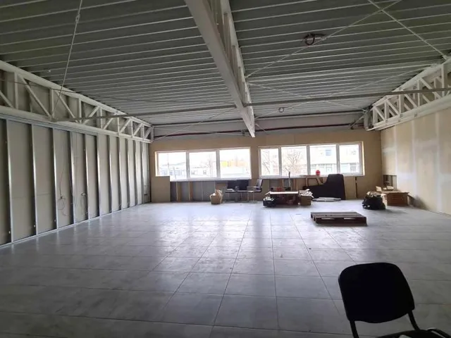 Kiadó kereskedelmi és ipari ingatlan Győr, Gyárváros 130 nm