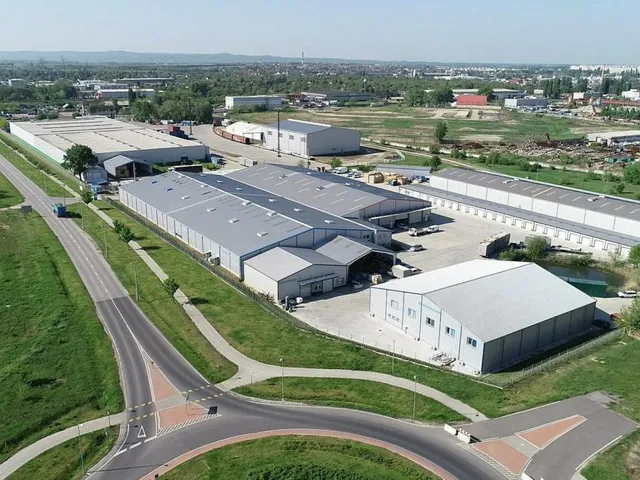 Kiadó kereskedelmi és ipari ingatlan Győr 2000 nm
