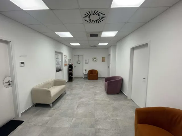 Eladó kereskedelmi és ipari ingatlan Győr, Belváros 124 nm