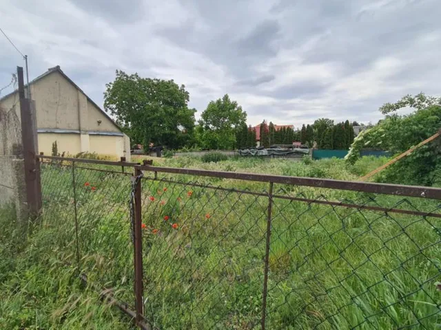 Eladó telek Győrújbarát 752 nm
