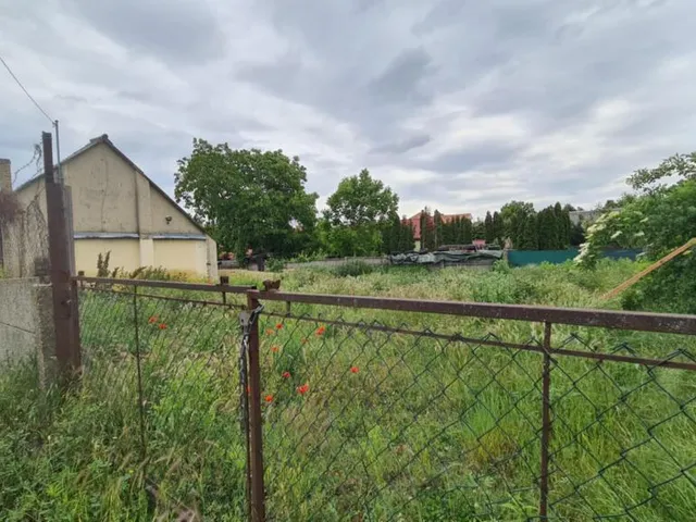 Eladó telek Győrújbarát 752 nm