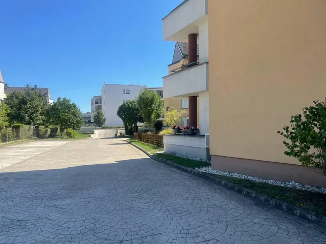 Kiadó garázs Győr, Révfalu 13 nm