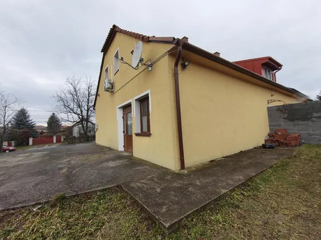Eladó lakás Győrújbarát 94 nm