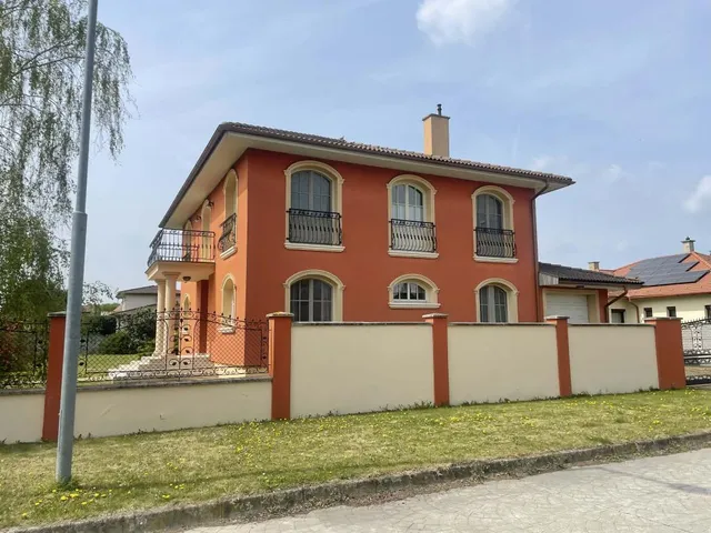 Eladó ház Győr, Révfalu 229 nm