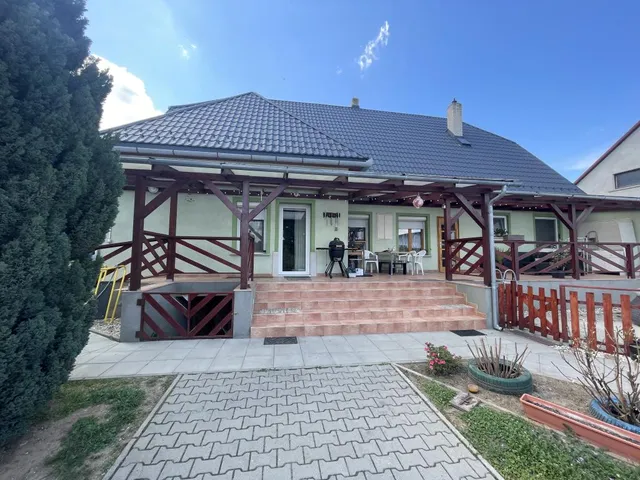 Eladó ház Győr, Ménfőcsanak 164 nm