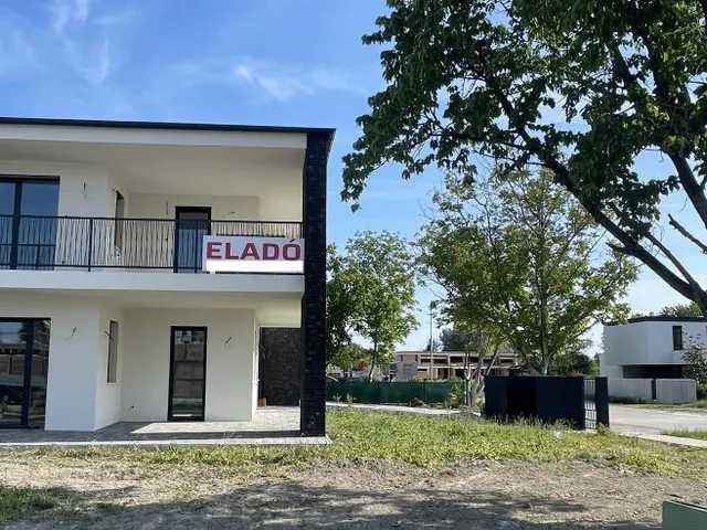 Eladó ház Győr, Révfalu 220 nm