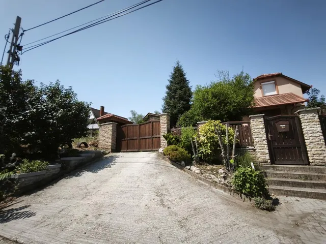 Eladó ház Győrújbarát 166 nm