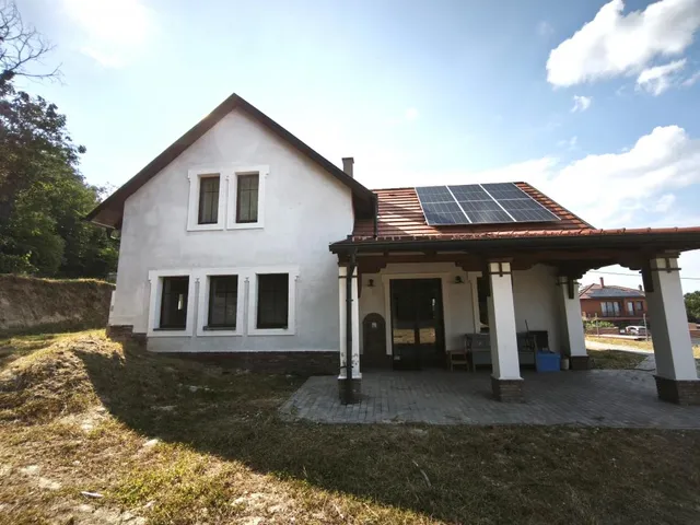 Eladó ház Győrújbarát 143 nm