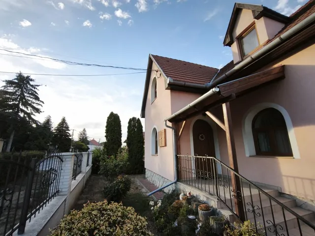 Eladó ház Nyúl 160 nm
