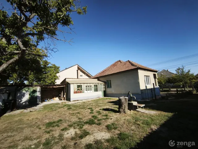 Eladó ház Tét 80 nm