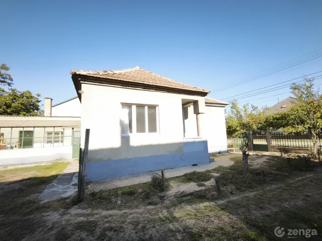 Eladó ház Tét 80 nm