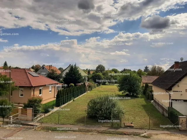 Eladó telek Szolnok, Kertváros 1068 nm