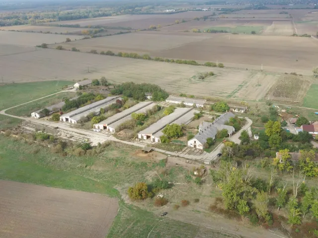 Eladó kereskedelmi és ipari ingatlan Rákóczifalva 11300 nm