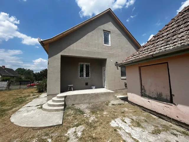 Eladó ház Újszász 140 nm