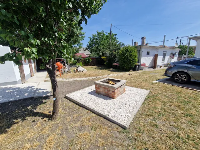 Eladó lakás Szolnok, Meggyesitelep 40 nm