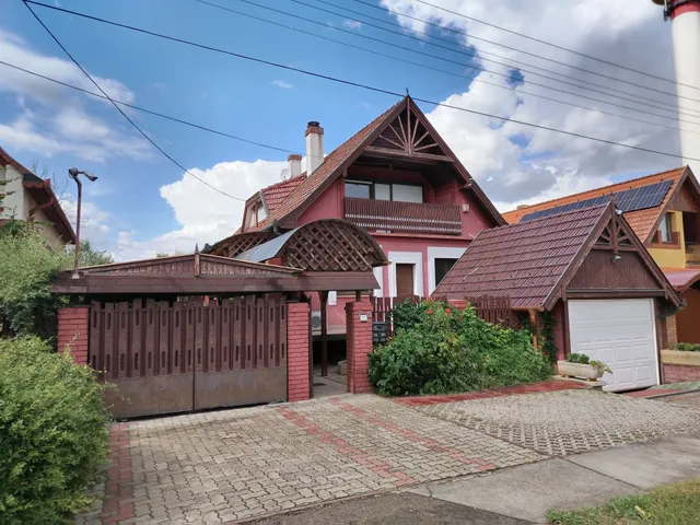 Eladó ház Martfű 170 nm