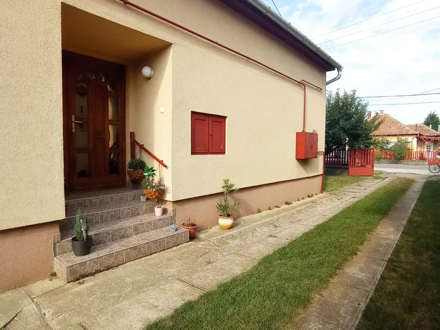 Eladó ház Szolnok, Szandaszőlős 87 nm