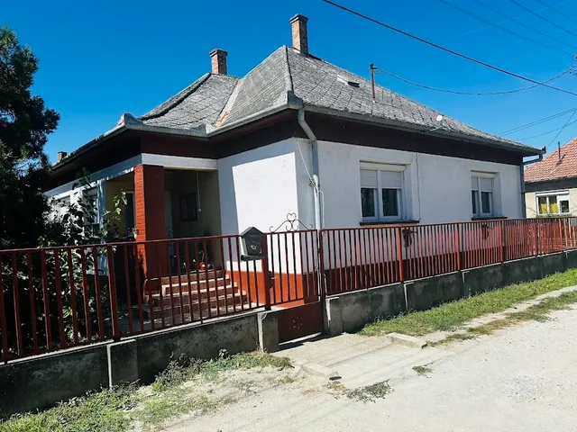 Eladó ház Jászladány 96 nm