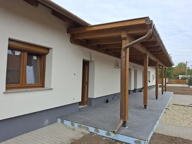 Eladó ház Szolnok, Alcsisziget 83 nm