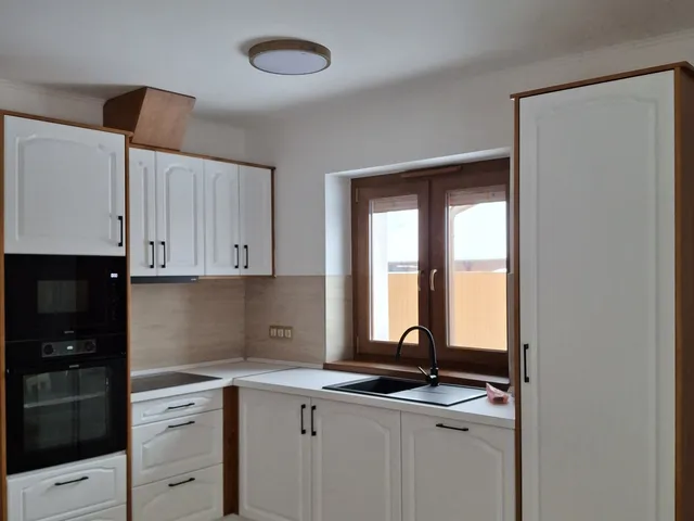 Eladó ház Szolnok, Alcsisziget 83 nm