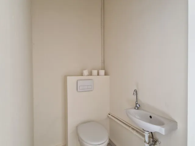 Kiadó kereskedelmi és ipari ingatlan Szolnok, Belváros 40 nm