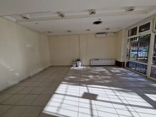 Kiadó kereskedelmi és ipari ingatlan Szolnok, Belváros 40 nm