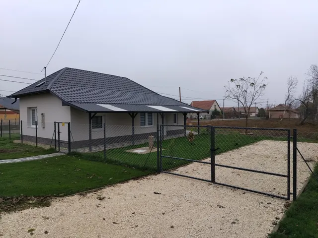 Eladó ház Tiszaföldvár 61 nm