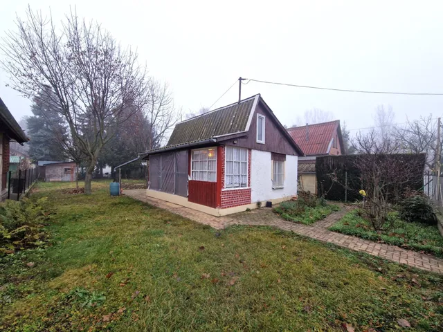 Eladó üdülő és hétvégi ház Szolnok, Alcsisziget 24 nm