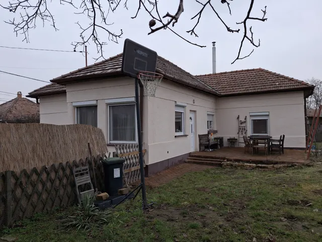 Eladó ház Szolnok, Szandaszőlős 100 nm