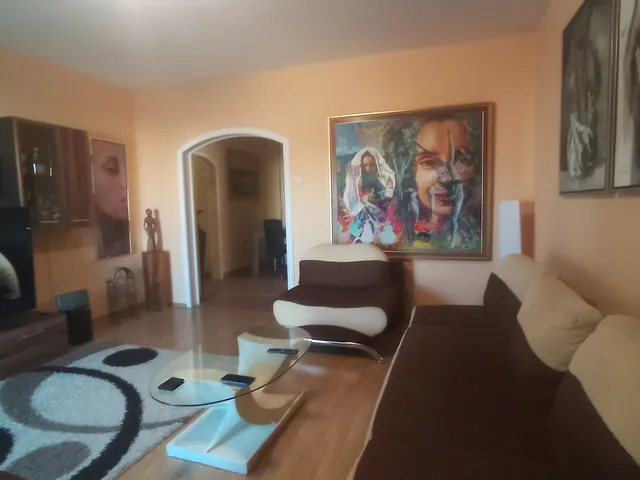 Eladó lakás Szolnok, Széchenyi-lakótelep 73 nm